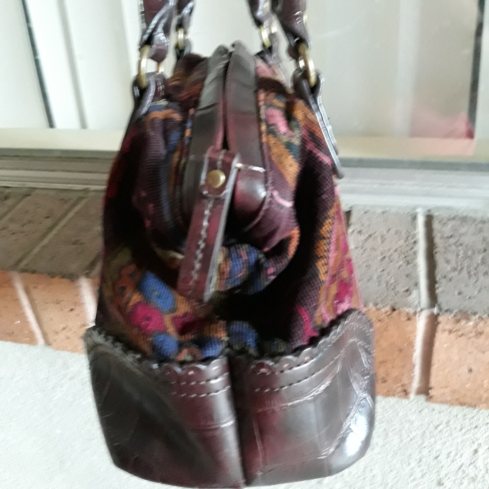Relic Handbag - Picture 2 of 4